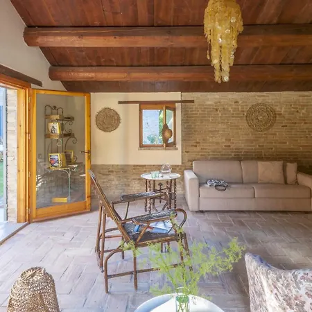 Villa Deda 12&2, Emma Calcinelli